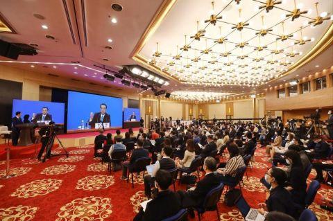 李克強：今年政府支出更多向民生領(lǐng)域傾斜，特別是義務(wù)教育和基本醫療
